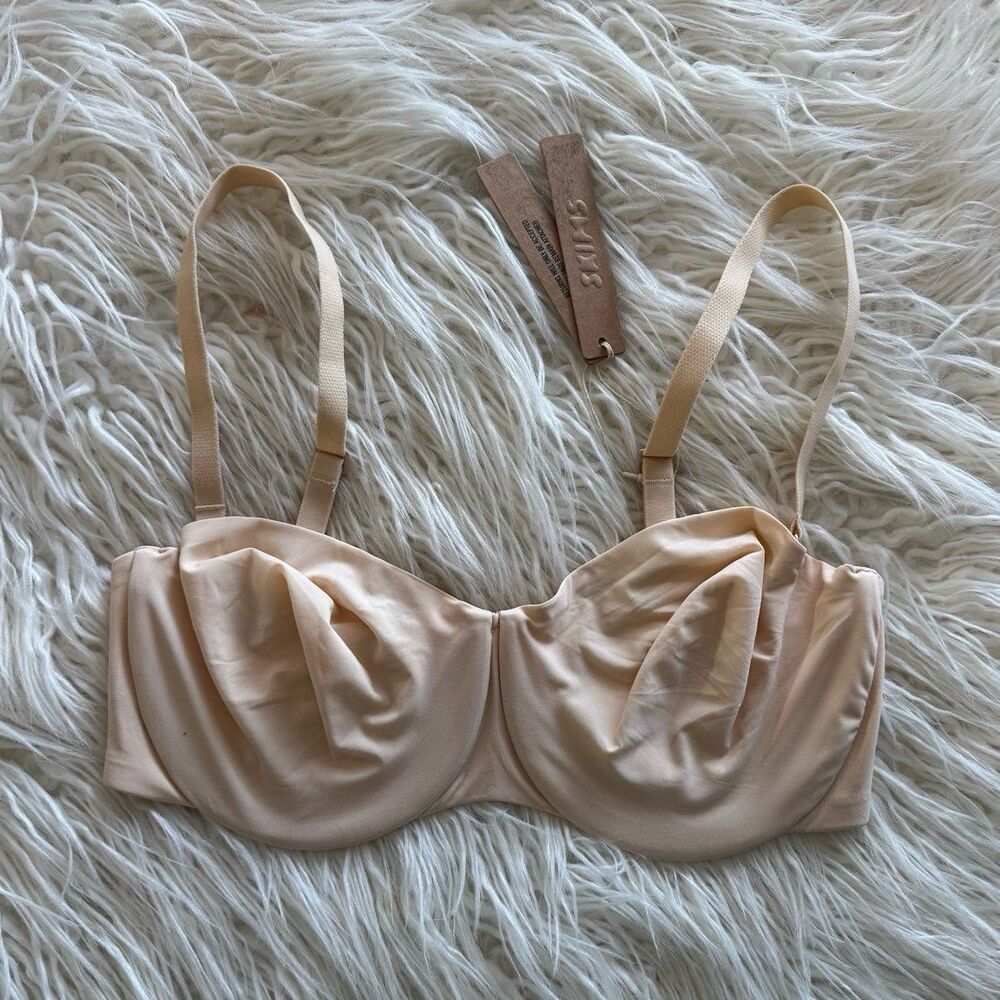 Skims Smoothing Intimates Strapless Bra Sand Size 34C